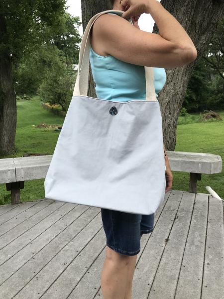 Liz Tote picture