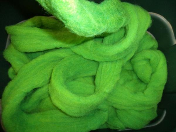 Emerald Green - Hand-dyed Texel Wool Roving Felt Spin Knit Craft! - 4 oz bags picture