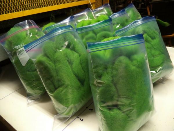 Emerald Green - Hand-dyed Texel Wool Roving Felt Spin Knit Craft! - 4 oz bags picture