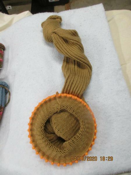 Fiber To A Scarf Kit -4oz of Wool or Alpaca, Drop Spindle kit and Round Loom Kit picture