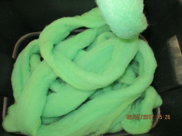 Light Green - Hand-dyed Texel Wool Roving Felt Spin Knit Craft! - 4 oz bags picture