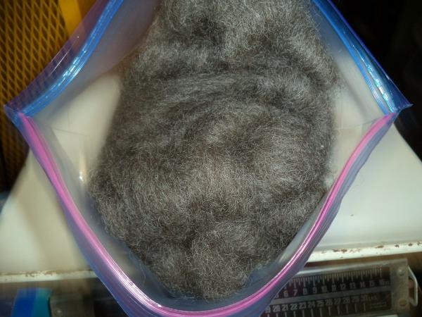 4 oz bags medium gray washed Romney Wool Roving picture