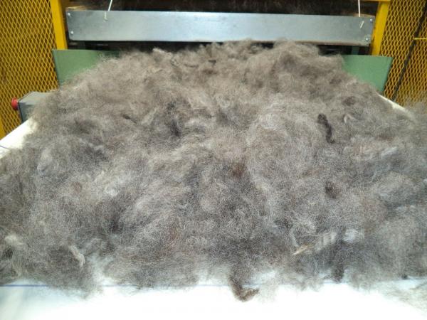 4 oz bags medium gray washed Romney Wool Roving picture