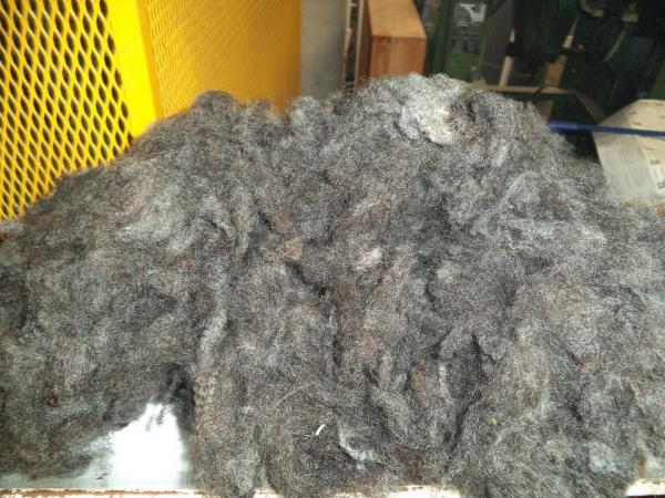 Dark Gray washed Romney Wool Roving (almost Black) picture