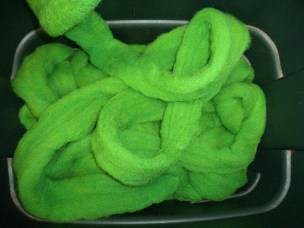 Emerald Green - Hand-dyed Texel Wool Roving Felt Spin Knit Craft! - 4 oz bags picture