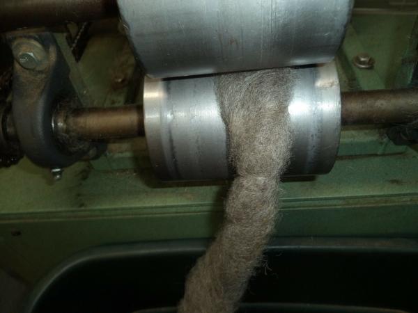 medium gray washed Romney Wool Roving Fleece