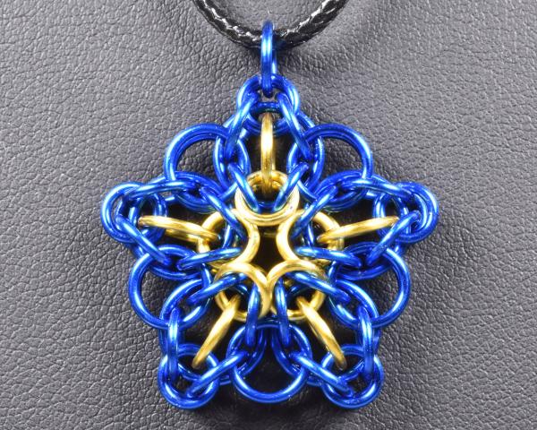 Celtic Star Chainmail Pendant - Blue & Yellow