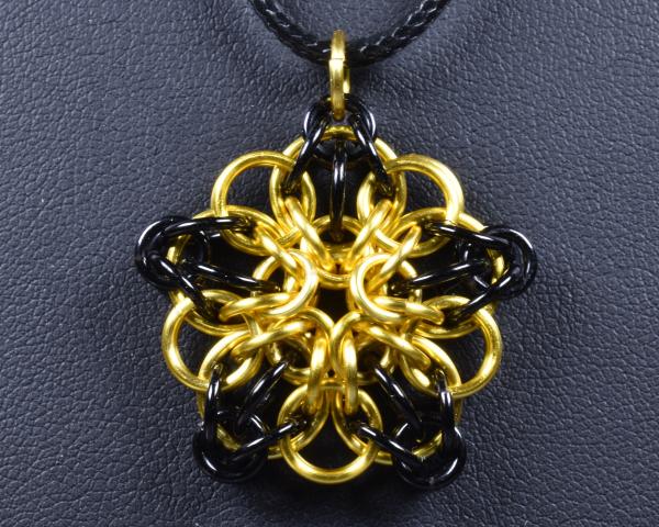Celtic Star Chainmail Pendant - Black & Yellow