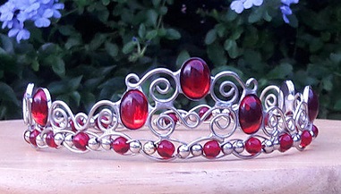 Queen Of Hearts Tiara picture