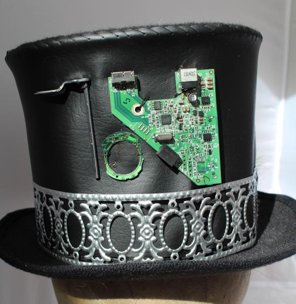"Circuits" top hat picture