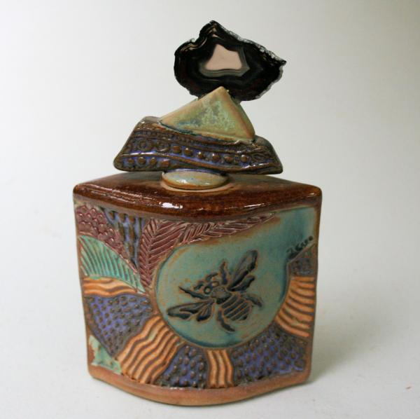 Bumble Bee pottery vase with agate lid