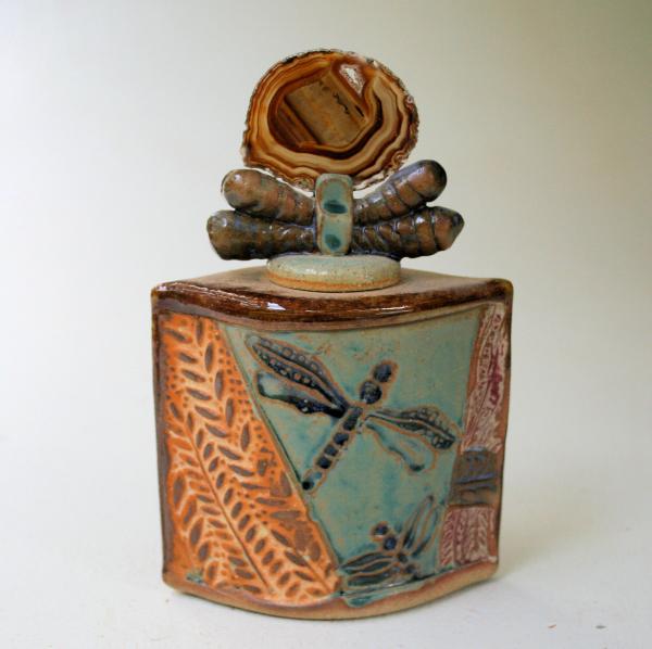 Dragonfly pottery vase with agate lid