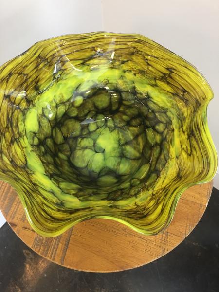 Glass bowl, Cord Hicklin, Narcissus Stepping Stone