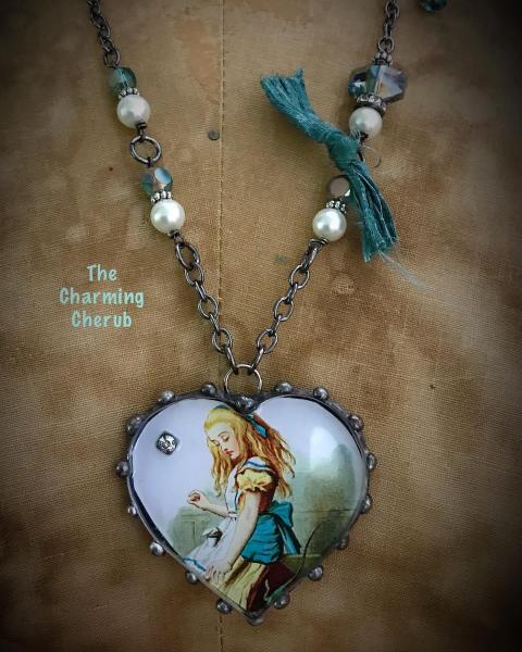 Alice an Wonderland necklace picture