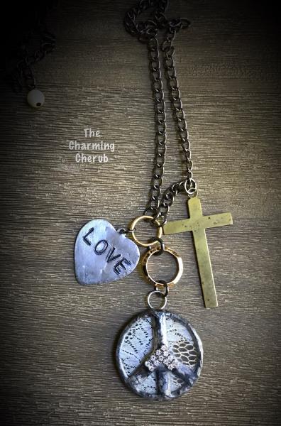 Peace Love and Faith necklace picture