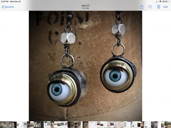 Vintage blinking doll eye earrings picture