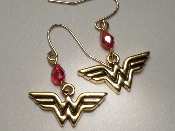 Wonder Woman w/ red teardrop crystal picture