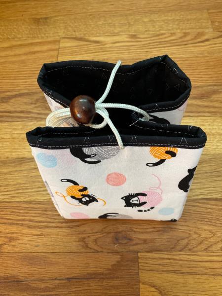 Project Bag - Balls of Yarn with kittens picture