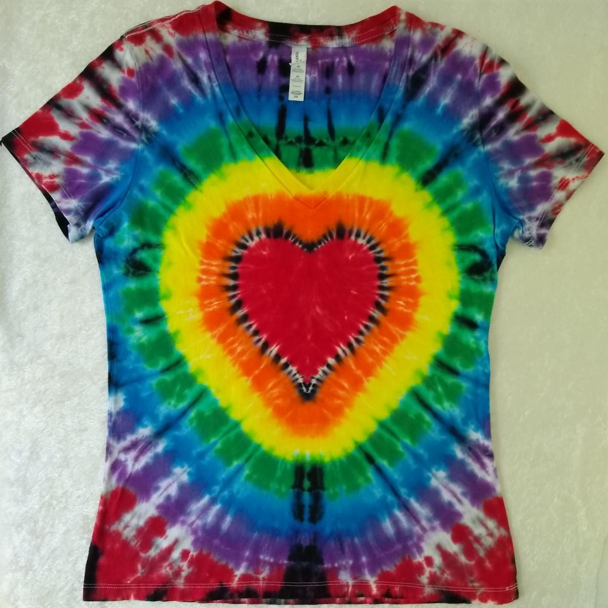 Rainbow Heart - Juniors 2XL picture