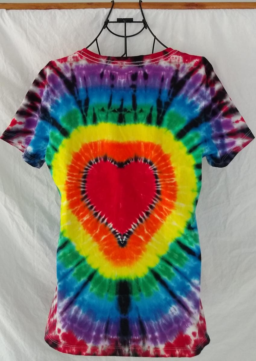 Rainbow Heart - Juniors 2XL picture
