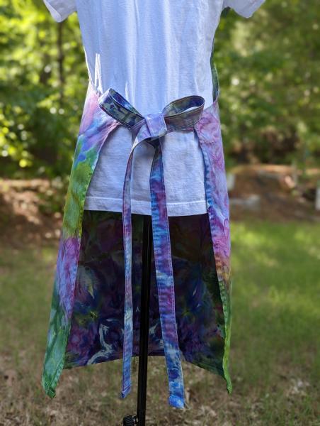 Unisex Pocket Grommet Apron ~ Brilliant Blooms picture