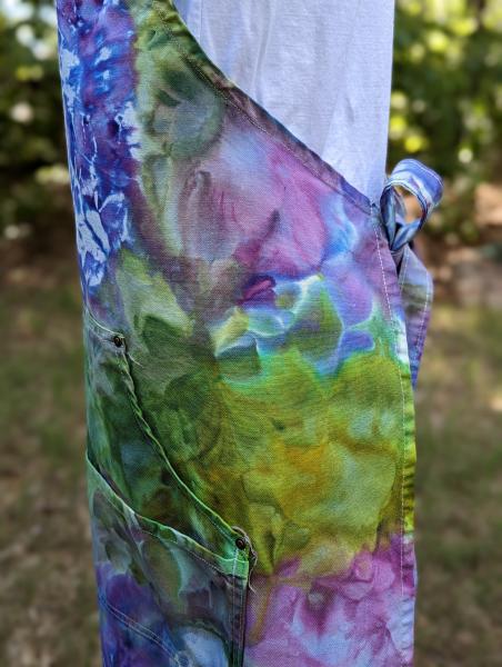 Unisex Pocket Grommet Apron ~ Brilliant Blooms picture