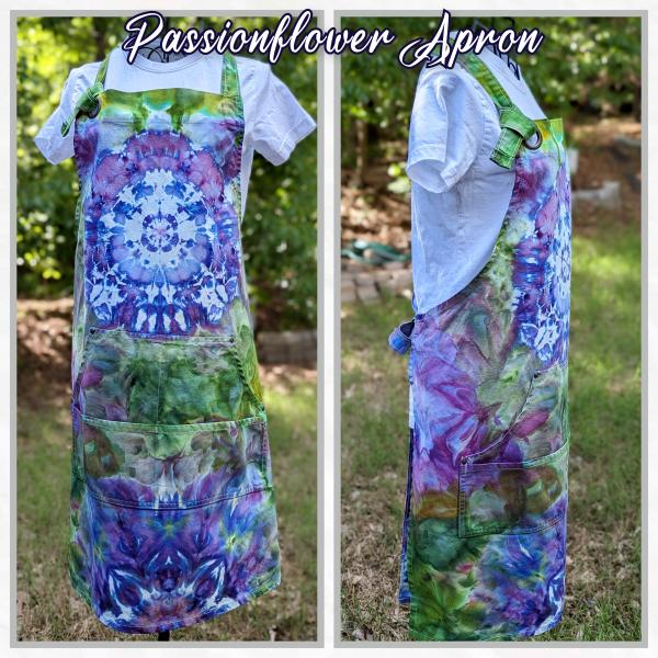 Unisex Pocket Grommet Apron ~ Brilliant Blooms