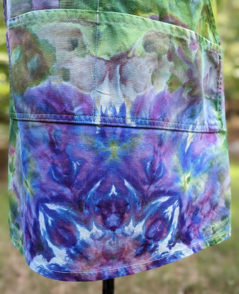 Unisex Pocket Grommet Apron ~ Brilliant Blooms picture