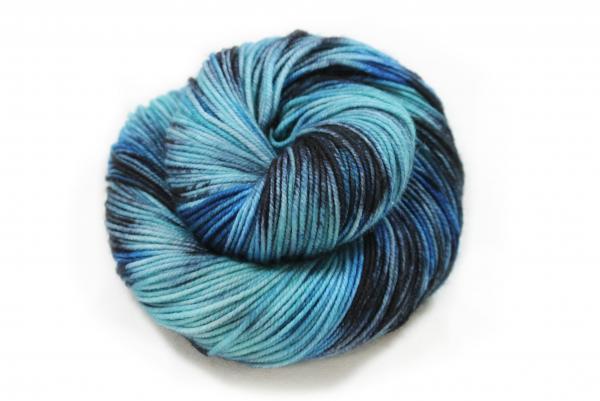 DK weight yarn picture