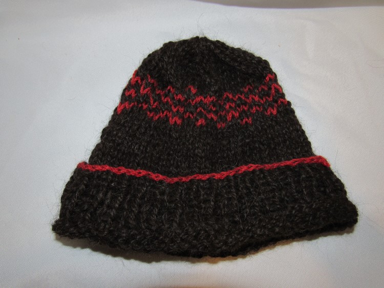 Child Beanie with red highlights (p-102)