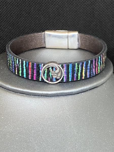 Single Colorful Leather Bracelet with Silver Wave