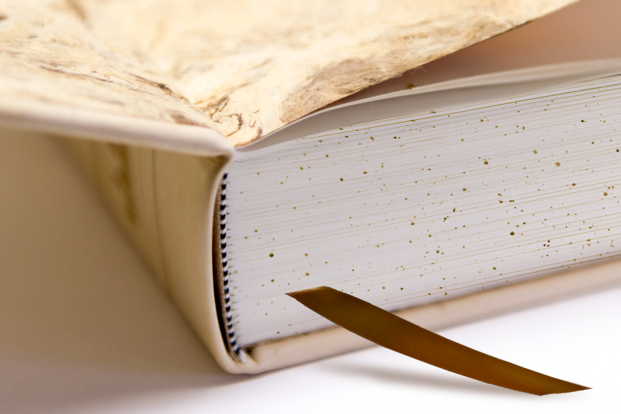 Battlefield Earth Leatherbound First Edition hardcover 1982 picture