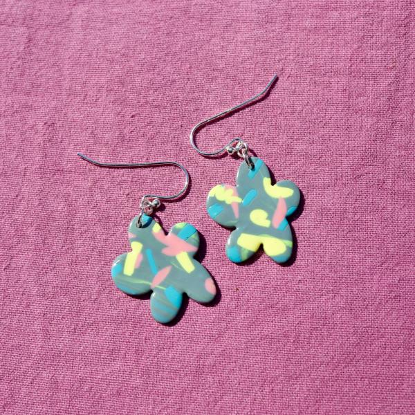 Flower Dangly Earrings picture