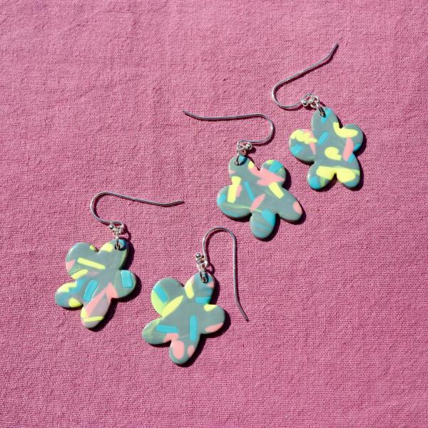 Flower Dangly Earrings picture