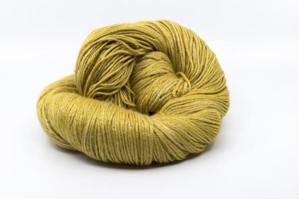 Newton Worsted Yarn picture