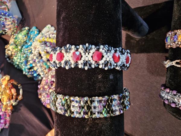 Bracelet Red &Black sh picture