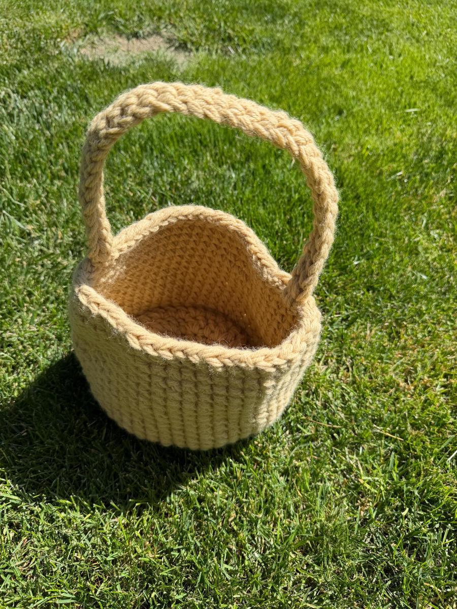 Handmade Crochet Easter Basket &sbquo;&Auml;&igrave; Spring Gift, Egg Hunt Basket picture