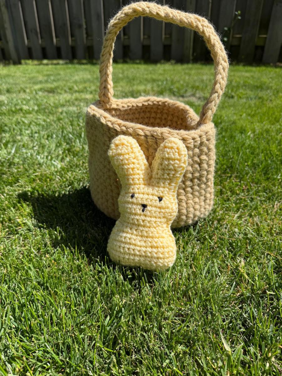 Handmade Crochet Easter Basket &sbquo;&Auml;&igrave; Spring Gift, Egg Hunt Basket picture
