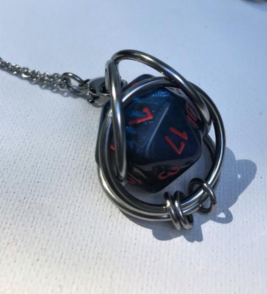 Removable D20 Necklace picture