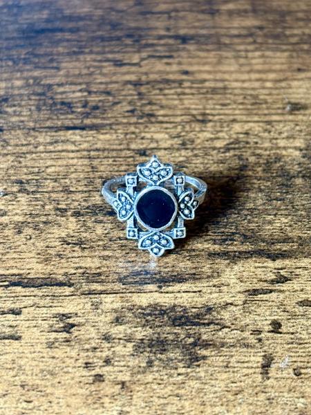 Victorian Style Sliver Tone & Black Ring (Size 7.25)