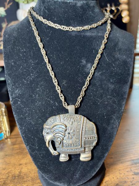 Bronze Tone Antique Elephant Pendent Necklace