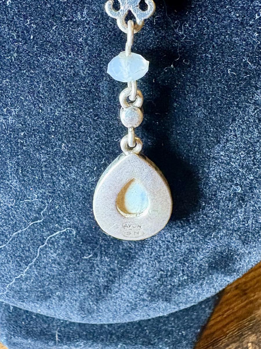 AVON Yellow & Silver-Toned Teardrop Lariat Necklace picture