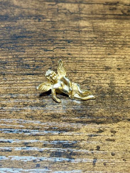 Cherub Gold Tone Pin