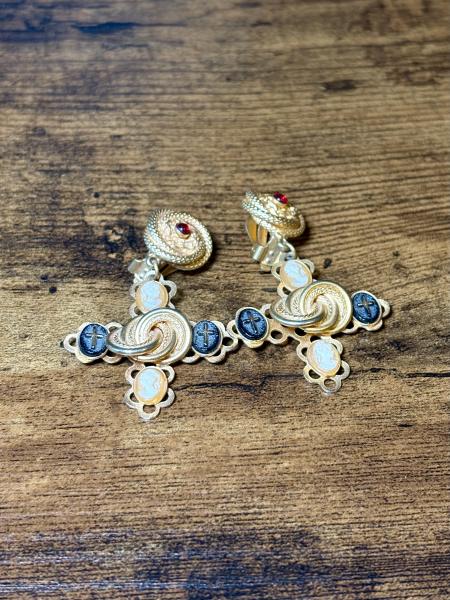 Multi Cameo Gold Tone Twisted Metal Cross Clip on Earrings