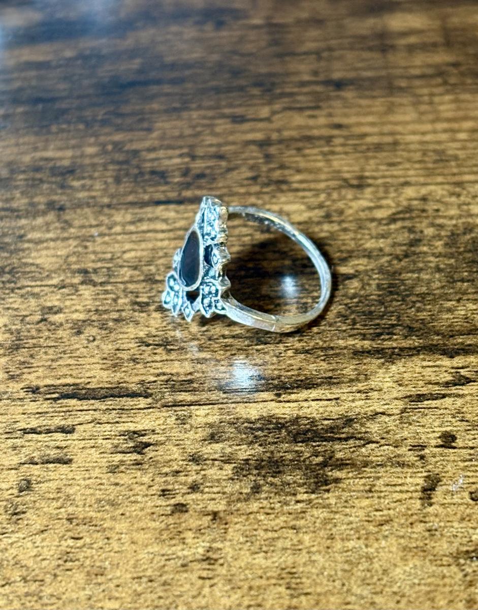 Victorian Style Sliver Tone & Black Ring (Size 7.25) picture