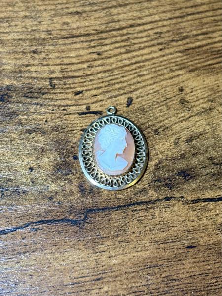 Winard 12KT Gold Filled Filigree Cameo Pendent