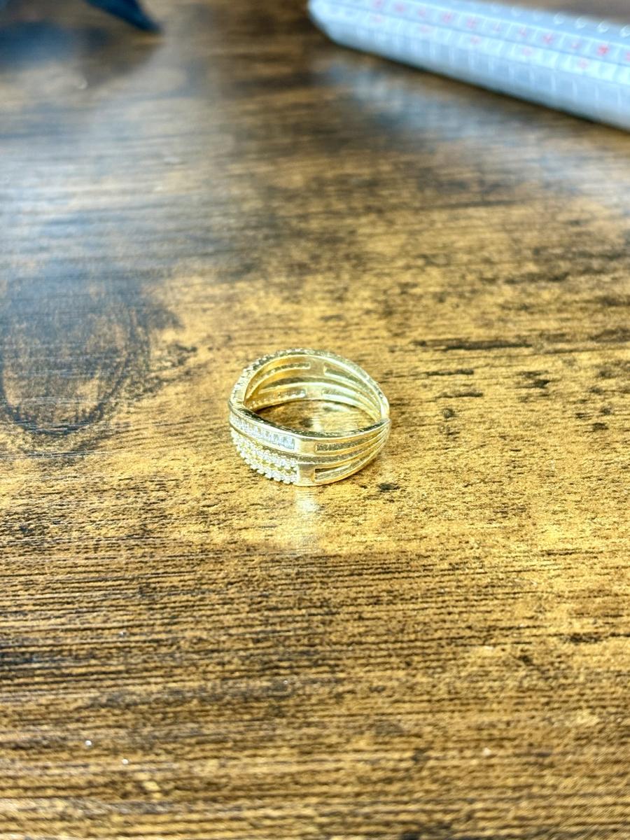 Rhinestone Twist Gold Tone Ring (Size 6) picture