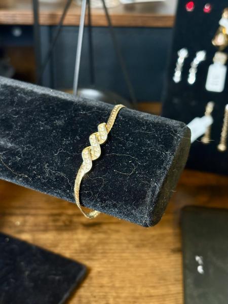 AVON Gold Tone Twist Bracelet