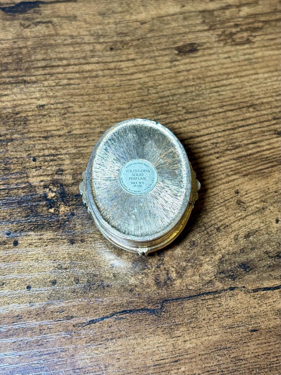 Est&eacute;e Lauder London Gold Tone Cameo Perfume Compact picture