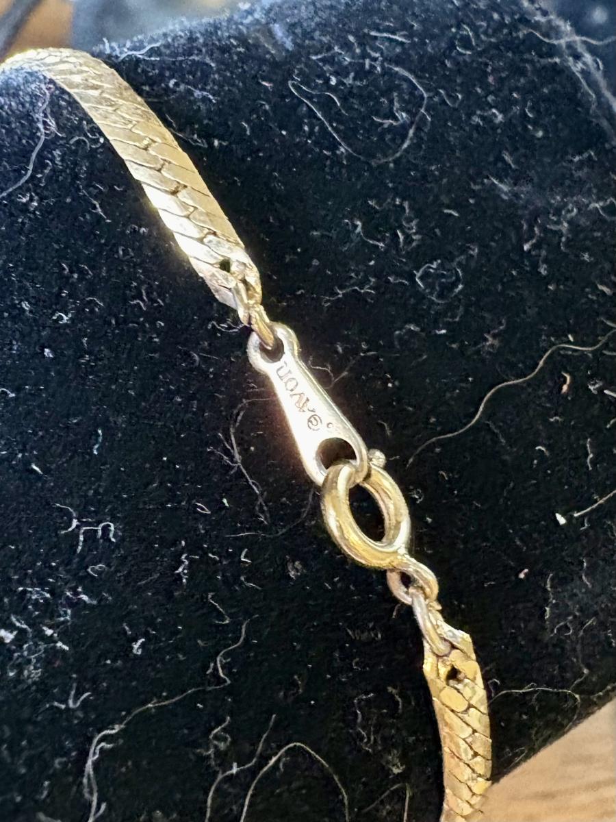 AVON Gold Tone Twist Bracelet picture